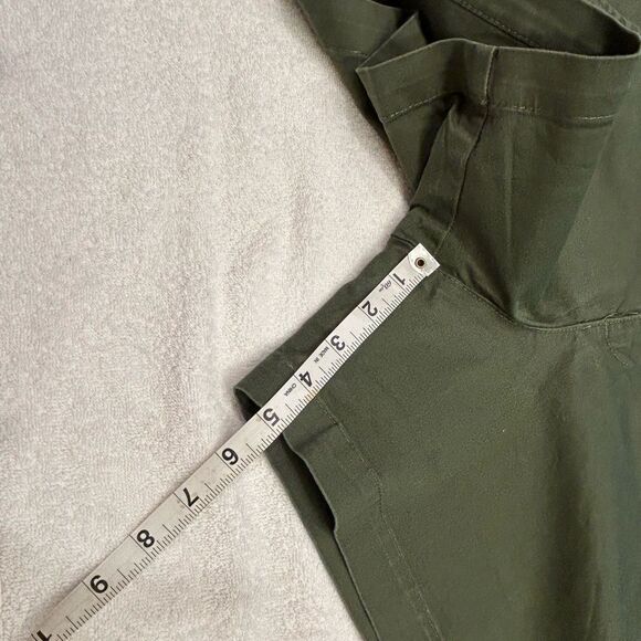 Lee Women's Green Shorts size 14 - Picture 6 of 7